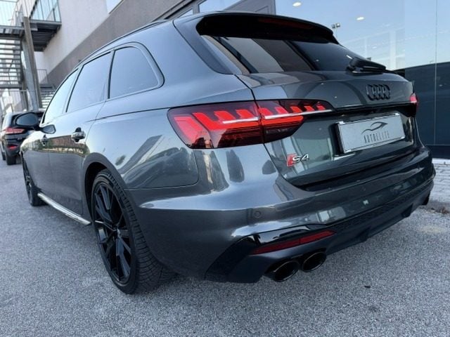 Audi S4 Avant TDI 347cv Black Edition sport attitude - foto 4 di 4