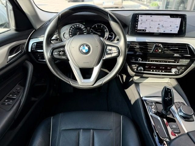BMW 520 d 190CV Touring Luxury - foto 3 di 4