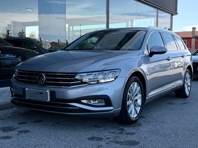 Volkswagen Passat Variant 2.0 TDI SCR EVO DSG Business, del 2021, 190.000 km, in vendita a Santa Maria Di Sala (VE)