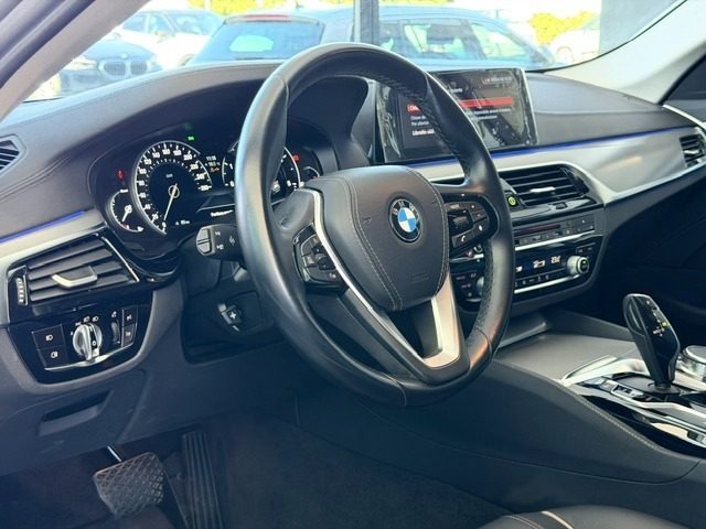 BMW 520 d 190CV Touring Luxury - foto 3 di 4