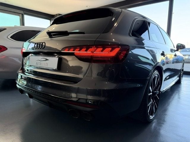 Audi S4 Avant TDI 347cv Black Edition sport attitude - foto 3 di 4
