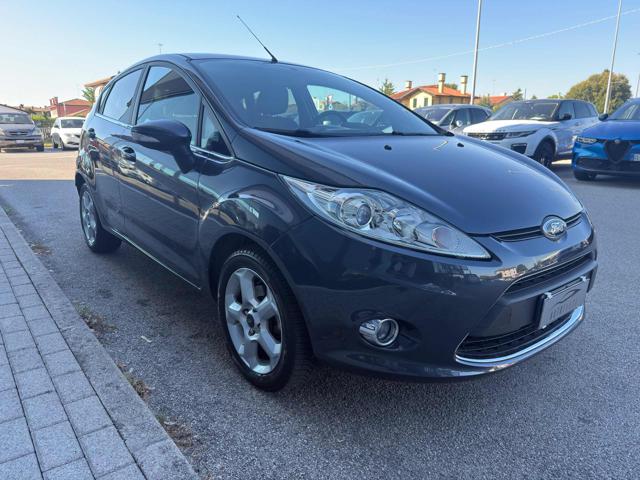 Ford Fiesta 1.6 TDCi 95 CV 5p. Titanium - foto 3 di 4