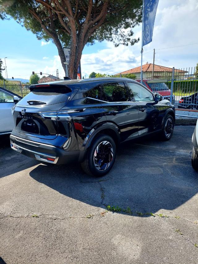 Nissan Qashqai MHEV 140 CV N-Connecta nuovo a CARRARA