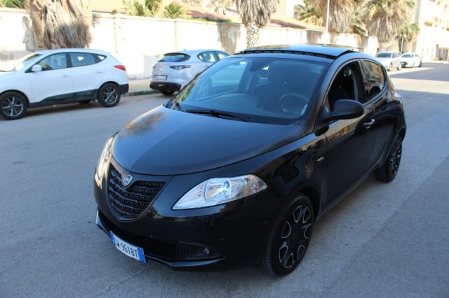 Lancia Ypsilon 1.3 MJT 16V 95 CV 5 porte S&S S Momodesign - foto 2 di 4