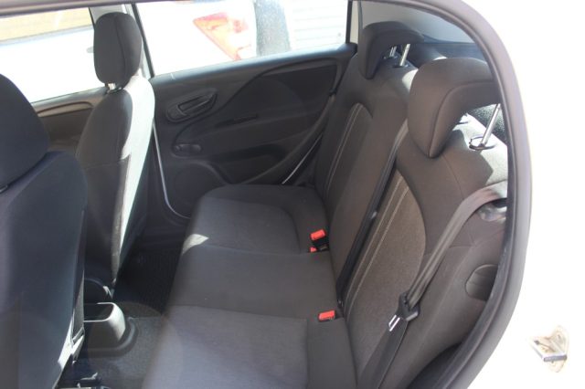 Fiat Punto 1.2 8V 5 porte Street G.P.L, del 2016, 106.200 km, in vendita a Trapani (TP)