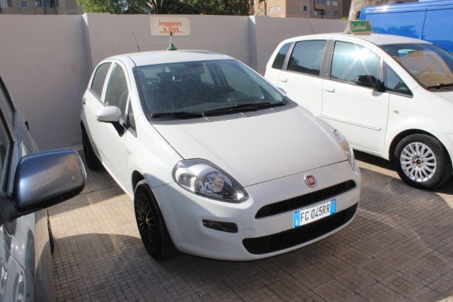 Fiat Punto 1.2 8V 5 porte Street G.P.L, del 2016, 106.200 km, in vendita a Trapani (TP)