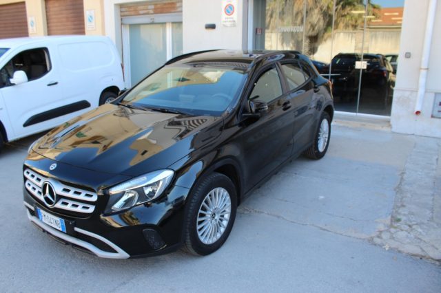 Mercedes-Benz GLA 200 d Automatic 4Matic Business usato a TRAPANI