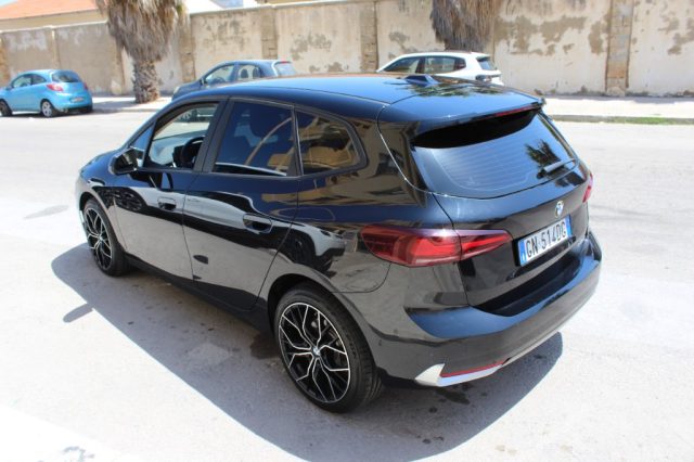 BMW 218 d Active Tourer - foto 4 di 4