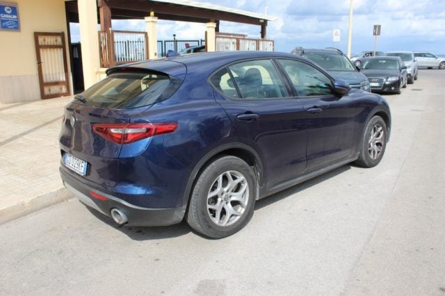 Alfa Romeo Stelvio 2.2 Turbodiesel AT8 RWD AUTOCARRO 5 POSTI - foto 2 di 4