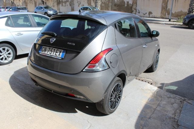Lancia Ypsilon 1.0 FireFly 5 porte S&S Hybrid Gold - foto 4 di 4