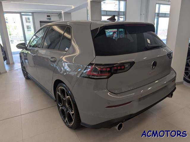 Volkswagen Golf 2.0 TSI DSG GTI - foto 3 di 4