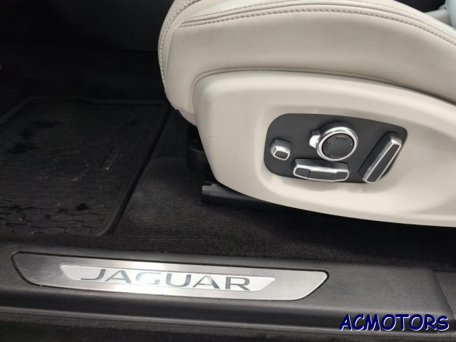 Jaguar E-Pace 2.0 249 CV AWD aut. HSE usato a SAVONA