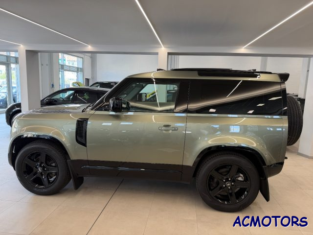 Land Rover Defender 90 200 CV AWD Auto X-Dynamic SE - foto 3 di 4