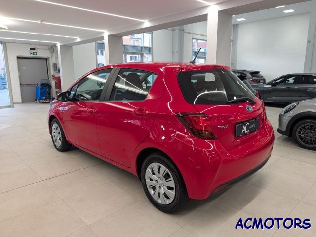 Toyota Yaris 1.5 Hybrid 5 porte Business - foto 3 di 4