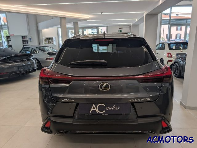 Lexus UX 250h UX Hybrid 4WD Design - foto 4 di 4