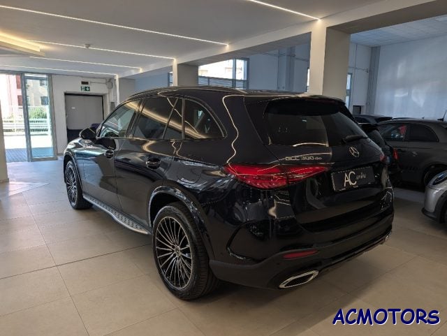 Mercedes-Benz GLC 300 d 4Matic Mild Hybrid AMG Line Premium - foto 3 di 4