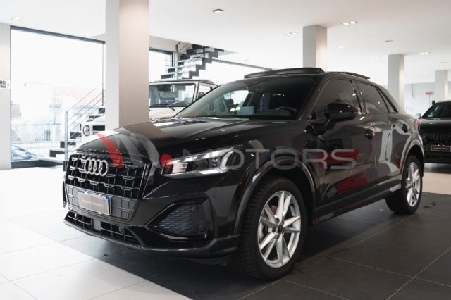 Audi Q2 30 TDI Identity Black - foto 2 di 4