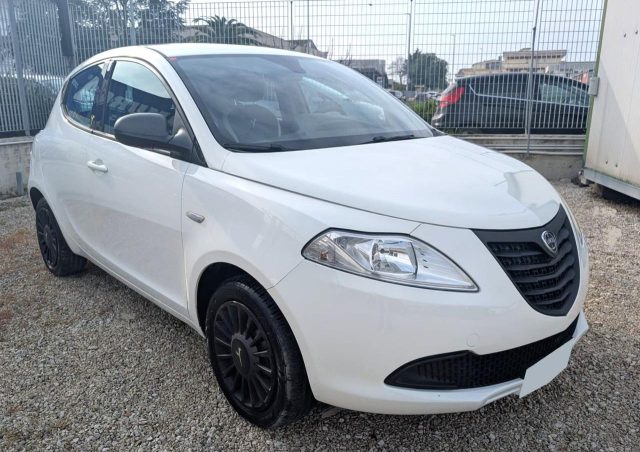 Lancia Ypsilon 1.2 69 CV 5 porte GPL Ecochic Elefantino - foto 2 di 4