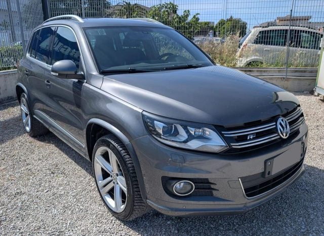 Volkswagen Tiguan 2.0 TDI 177 CV 4MOTION DSG R-Line BlueMotion Tech. - foto 2 di 4