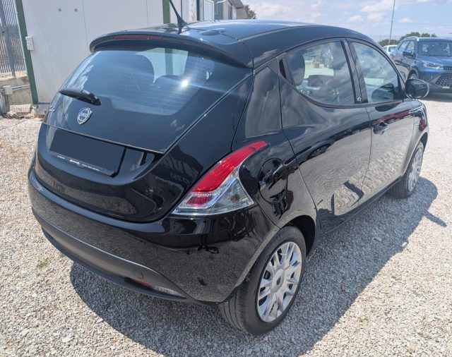 Lancia Ypsilon 1.2 69 CV 5 porte S&S Elefantino Blu con 5° Posto - foto 4 di 4
