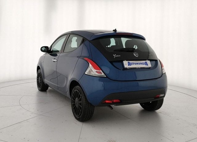 Lancia Ypsilon 1.0 FireFly 5 porte S&S Hybrid Ecochic Silver - foto 3 di 4