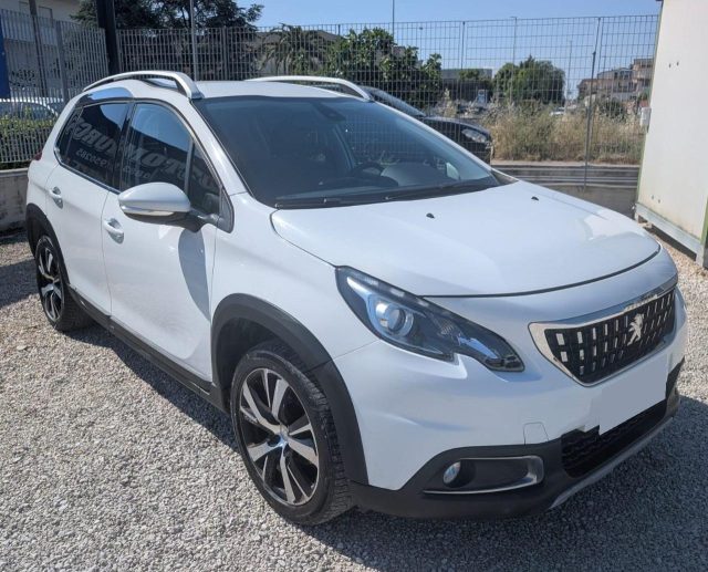 Peugeot 2008 BlueHDi 100 Allure - foto 2 di 4