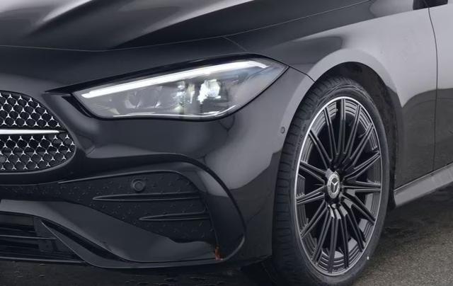 Mercedes-Benz CLE 200 Cabrio AMG Line Advanced - foto 3 di 4