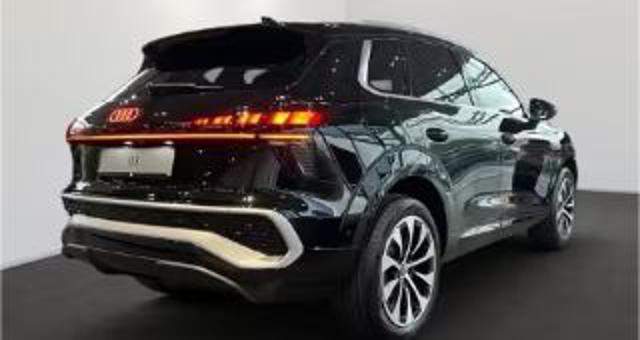 Audi Q3 TFSI STRONIC S LINE PANORAMA PELLE 19 - foto 3 di 4
