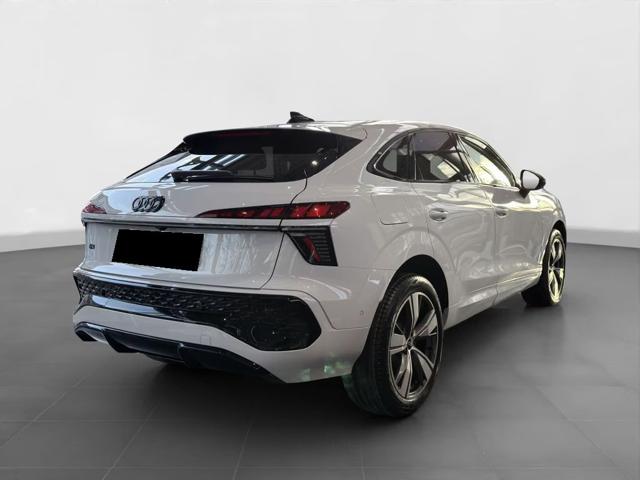 Audi Q3 SPORTBACK TFSI S LINE PANORAMA BLACK PACK 19 - foto 2 di 14