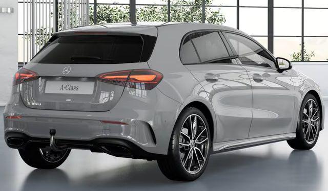 Mercedes-Benz A 180 D AMG PREMIUM PANORAMA NIGHT GRIGIO ALPI - foto 4 di 4