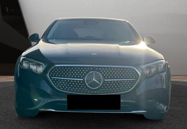 Mercedes-Benz E 220 d Avantgarde - foto 2 di 4