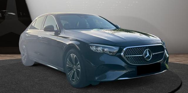 Mercedes-Benz E 220 d Avantgarde - foto 3 di 4