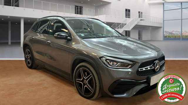 Mercedes-Benz GLA 200 d Auto Premium AMG *PACK LUCI*PELLE - foto 3 di 4