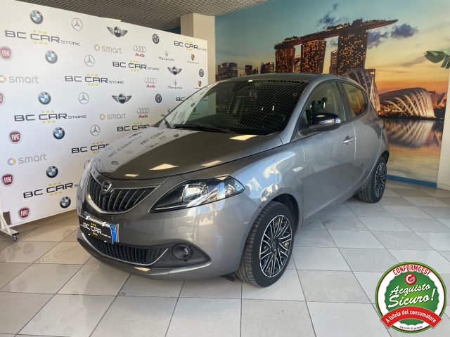 Lancia Ypsilon 1.0 Hybrid Gold *CAR PLAY*LED usato a MESAGNE
