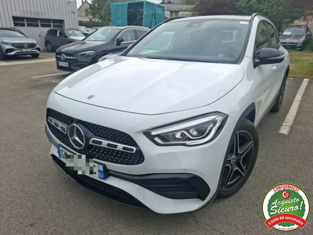 Mercedes-Benz GLA 200 d Aut. Premium AMG * TETTO *PACK NIGHT usato a MESAGNE