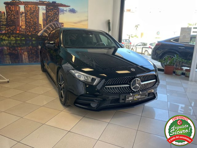 Mercedes-Benz A 180 Aut. Premium AMG *NIGHT PACK - foto 3 di 4