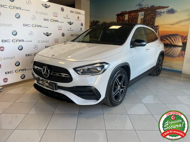 Mercedes-Benz GLA 200 d Auto Premium AMG *TETTO*NIGHT usato a MESAGNE