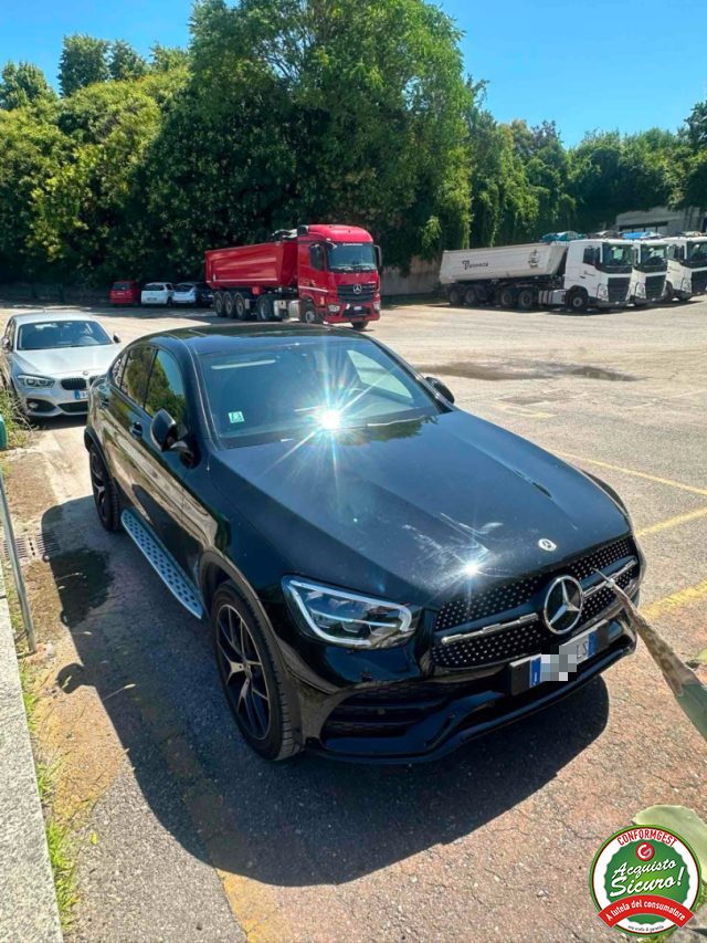 Mercedes-Benz GLC 220 d 194cv Coupé AMG Premium Plus - foto 4 di 5