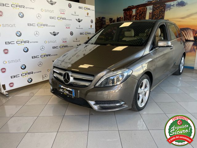 Mercedes-Benz B 180 CDI Auto SPORT * FARI LED * PELLE, del 2013, 183.135 km, in vendita a Mesagne (BR)