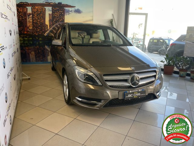 Mercedes-Benz B 180 CDI Auto SPORT * FARI LED * PELLE - foto 3 di 4