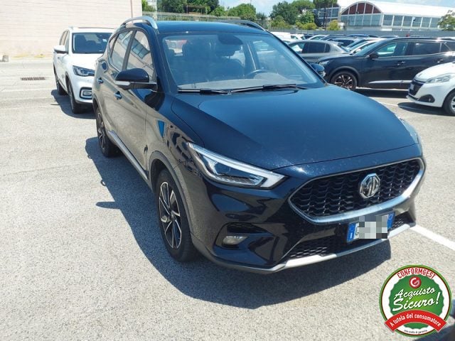 MG ZS 1.0T-GDI Luxury, del 2023, 29.899 km, in vendita a Mesagne (BR)