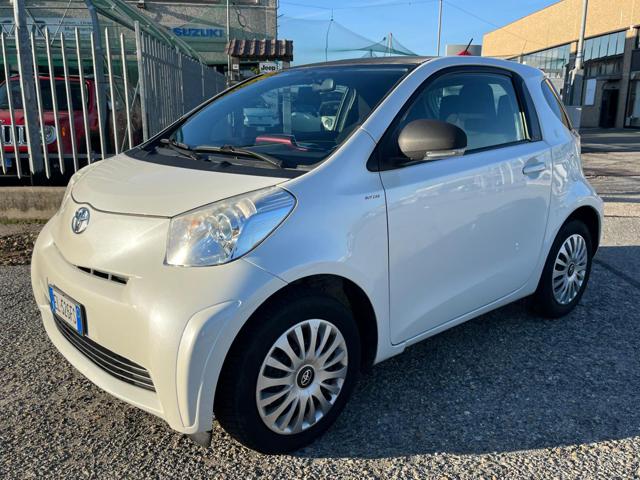 Toyota iQ 1.0 CVT Trend, del 2012, 71.000 km, in vendita a Carmagnola (TO)