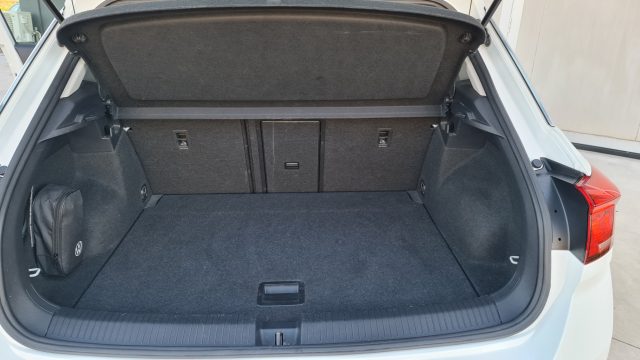 Volkswagen T-Roc 2.0 TDI SCR Style, del 2022, 177.000 km, in vendita a Maser (TV)
