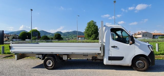Renault Master T35 2.3 dCi 180 PL Cabinato Energy Ice - foto 2 di 4