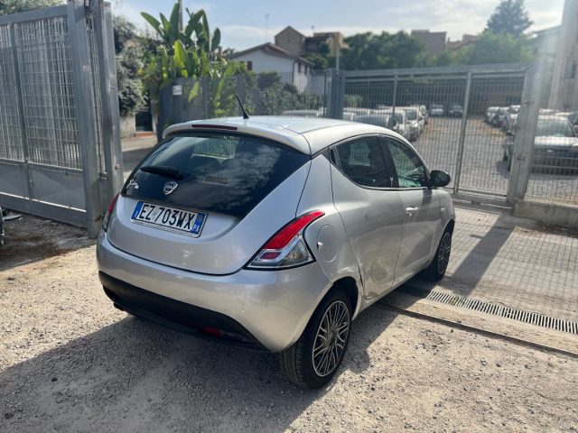 Lancia Ypsilon 1.2 69 CV 5 porte GPL Ecochic Gold - foto 3 di 4