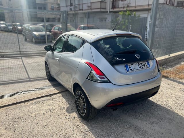 Lancia Ypsilon 1.2 69 CV 5 porte GPL Ecochic Gold - foto 2 di 4
