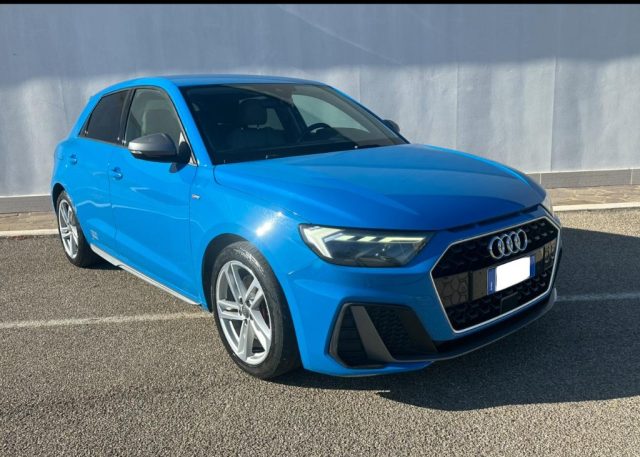 Audi A1 SPB 40 TFSI S tronic S line edition - foto 2 di 4