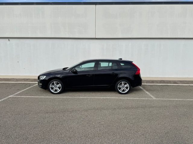 Volvo V60 D2 R-design Momentum - foto 3 di 4