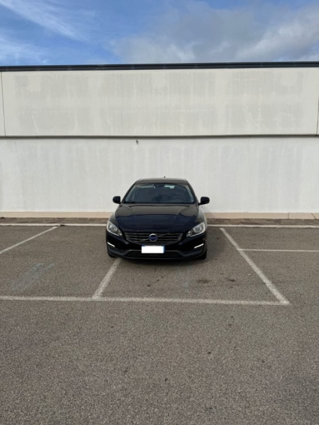 Volvo V60 D2 R-design Momentum usato a VITERBO