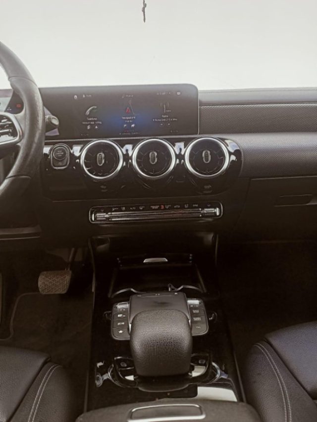 Mercedes-Benz CLA 200 d Automatic Shooting Brake, del 2021, 92.000 km, in vendita a Viterbo (VT)